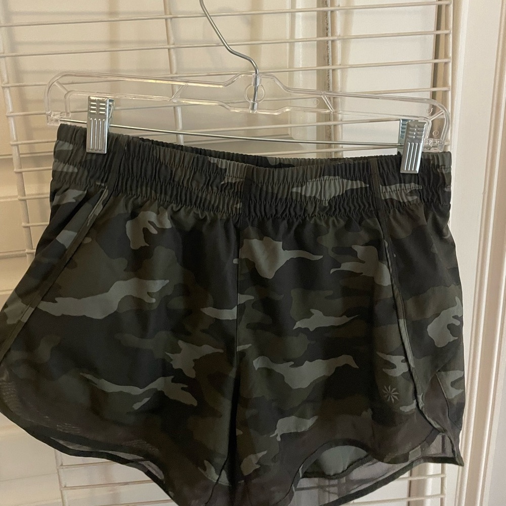 athleta small athletic shorts camo